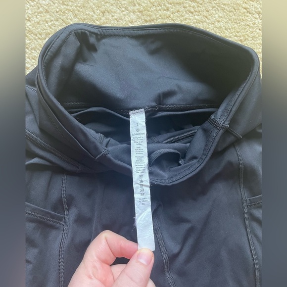 Lululemon size 2 black Fast Free Capri leggings - Picture 3 of 5